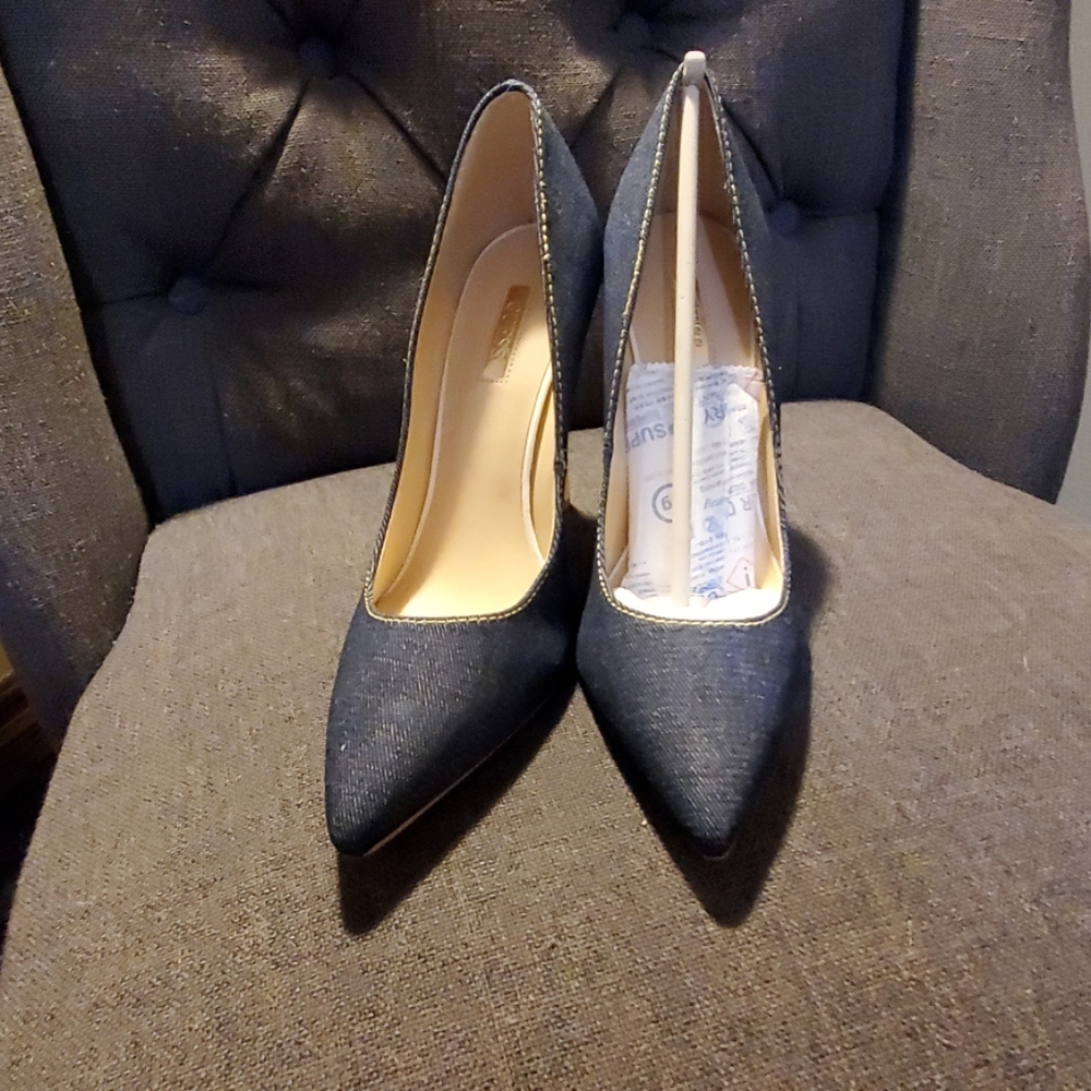 Guess size 9 hi heels